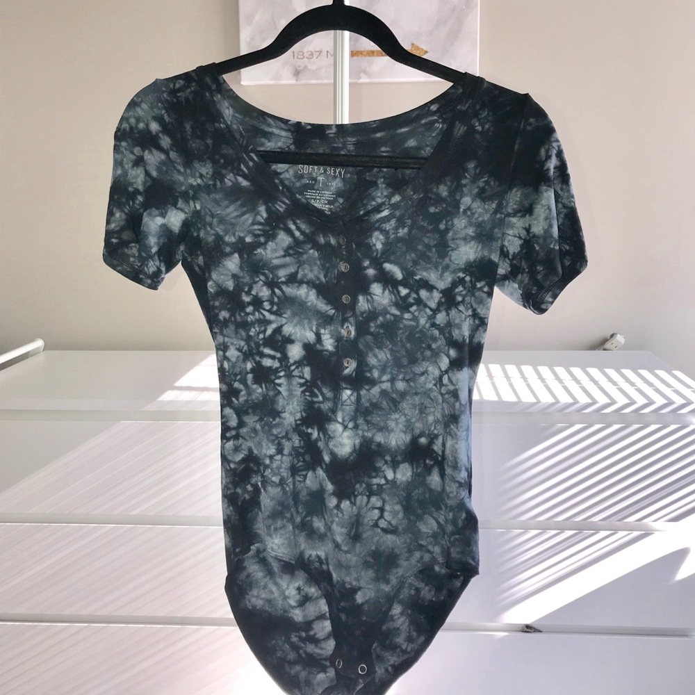T-short bodysuit